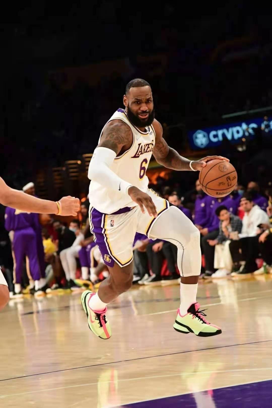 包含国王杯赛前走向成谜,布鲁克林篮网手感冰凉,管理层满意,团队化学反应显著的词条 包含国王杯赛前走向成谜,布鲁克林篮网手感冰凉,管理层满意,团队化学反应显著的词条