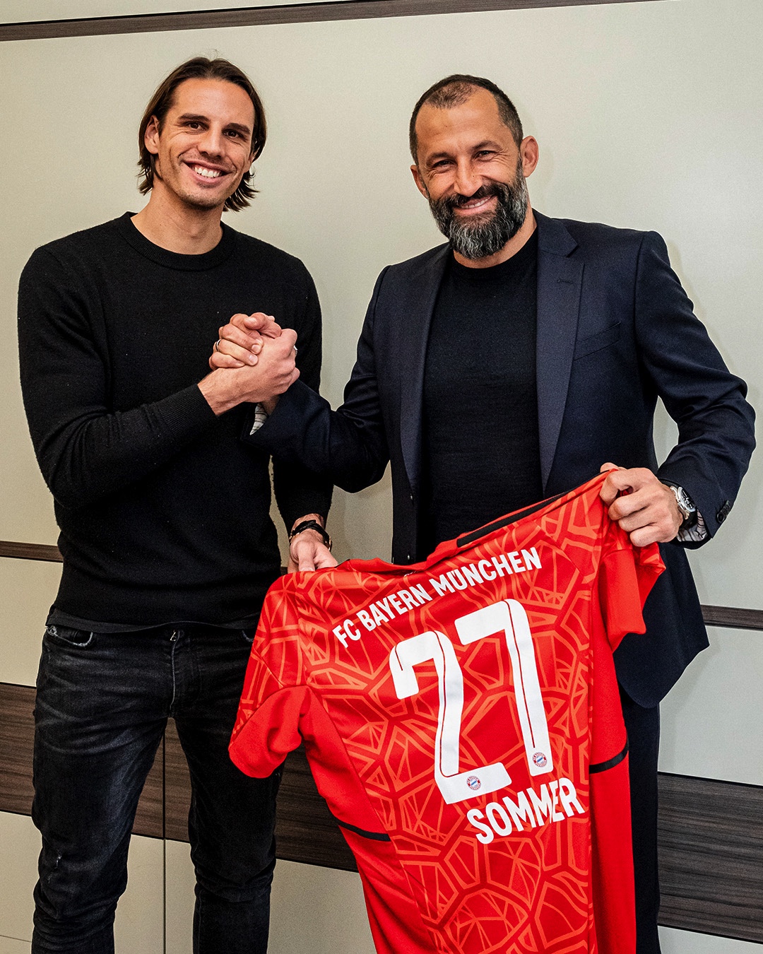 转会期摩纳哥备战德国杯，官宣签约细节曝光，球迷炸锅，资深球员宣示担当的简单介绍